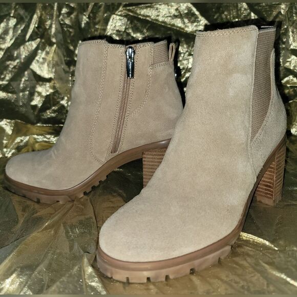 Vince Camuto Women's suede boots - Picture 2 of 6